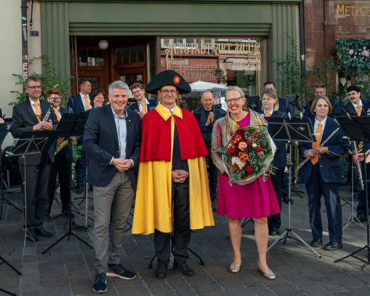 Gratulationen, Blumen und Musik
