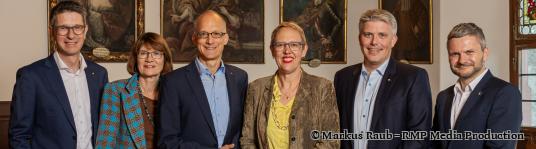 Roger Erdin (Stadtschreiber), Susanna Schlittler, Dominik Burkhardt, Claudia Rohrer (Stadtpräsidentin), Benjamin Steiger (Vize-Stadtpräisdent), Joël Lässer. 
Bild: © Markus Raub