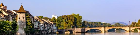 Messerturm mit Rhein