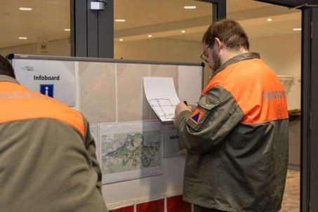 Führungsunterstützer bei der Arbeit